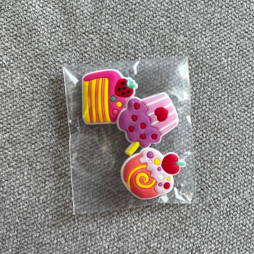 3 piece sweet treats Croc valentines rubber charm set